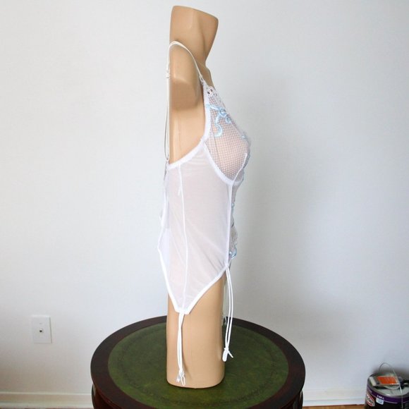 Fredericks of Hollywood Bustier Size 38 Garter Straps White Blue Ribbons B49 - Picture 4 of 14